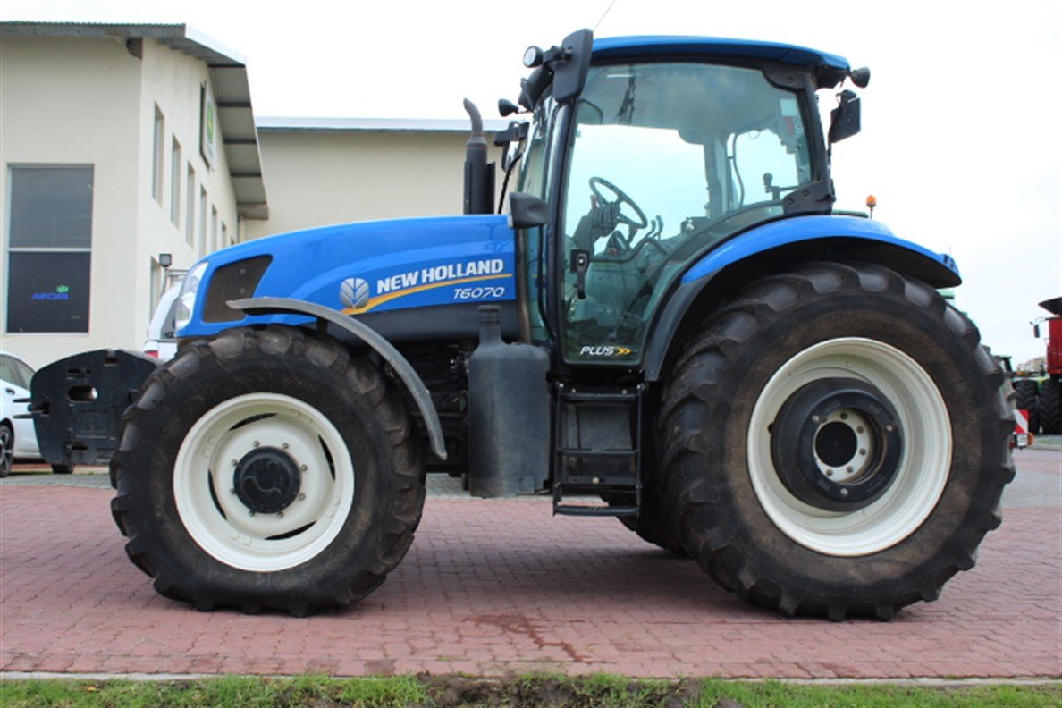 new-holland-t6070 New Holland T6070 - Image 1